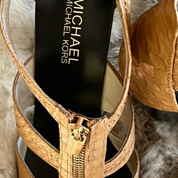 Michael Kors heels - Picture 2 of 5